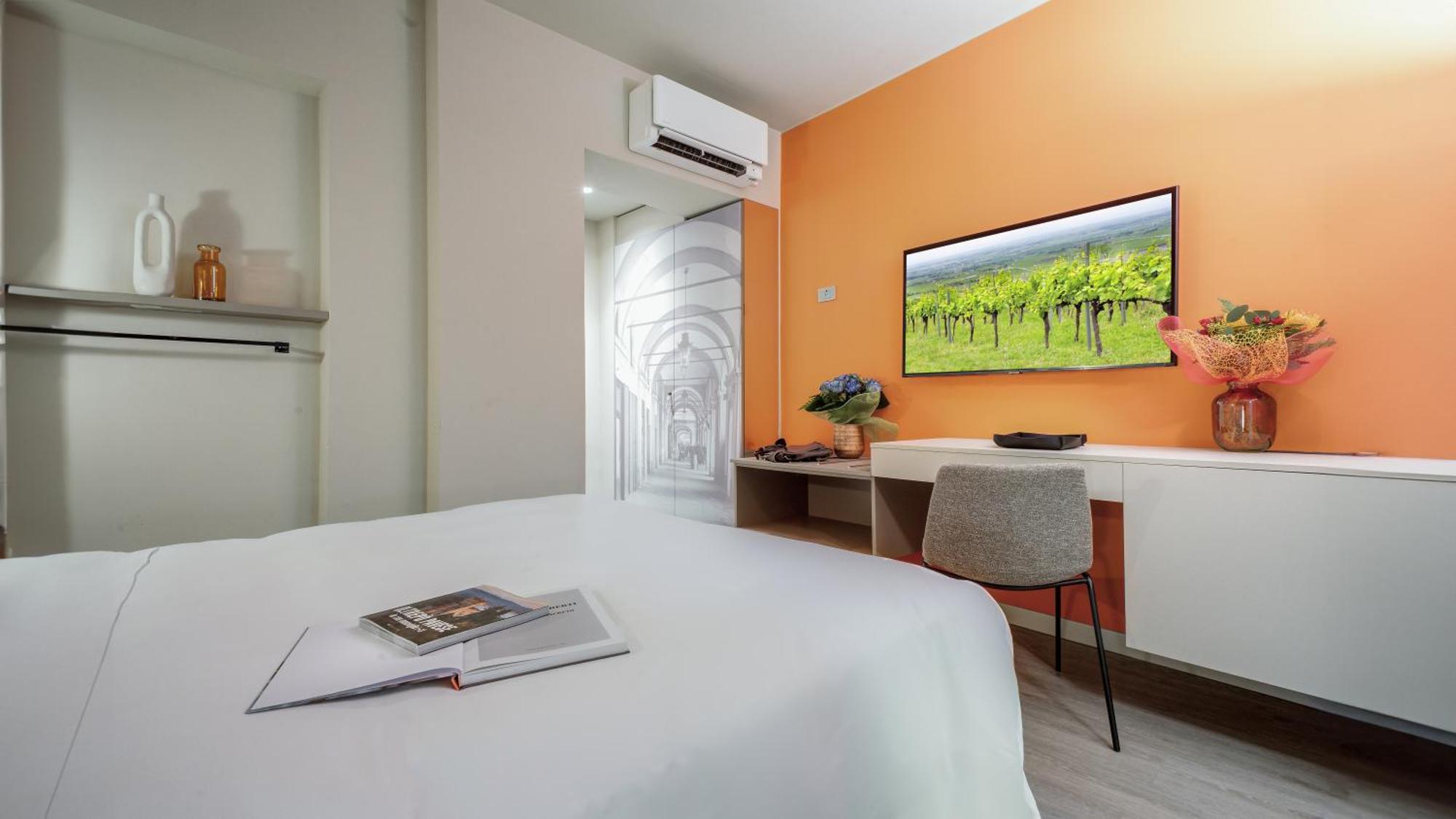 Be Duomo - Self Check-In Bed and Breakfast Voghera Esterno foto